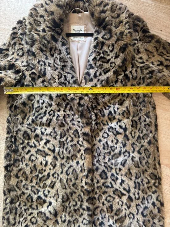 Abercrombie & Fitch Leopard Print Faux Fur Coat - Picture 3 of 6